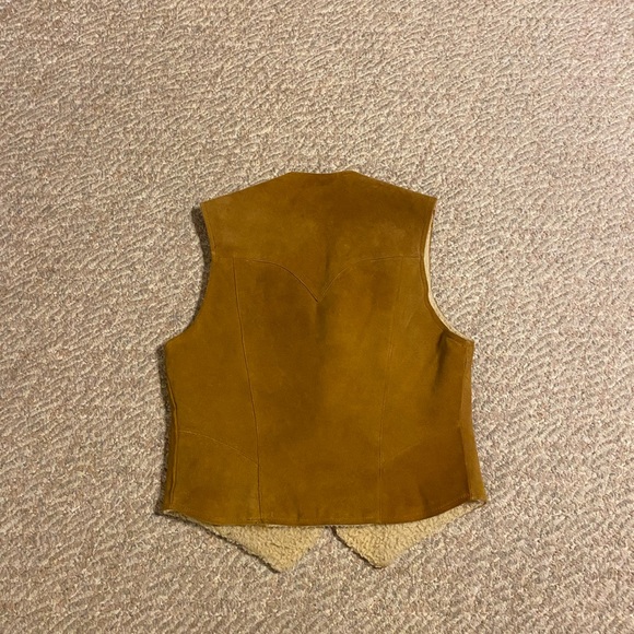 Suede leather and Sherpa vintage vest - Picture 3 of 13